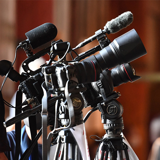 株式会社SORAQのウェブマーケティング用に取材撮影するカメラとマイクの機材風景